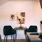 Premium Apartment *
